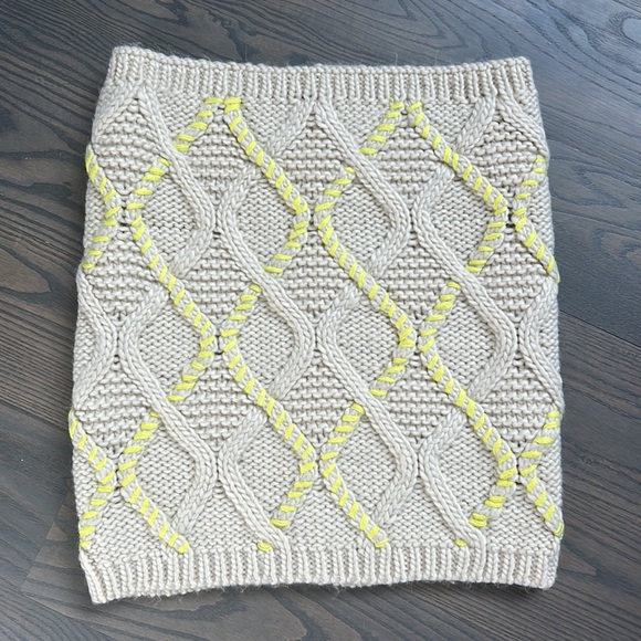 Lot of 4 Winter Scarves EUC 3 x Renee’s Accessories 1 x Mossimo - Picture 3 of 9